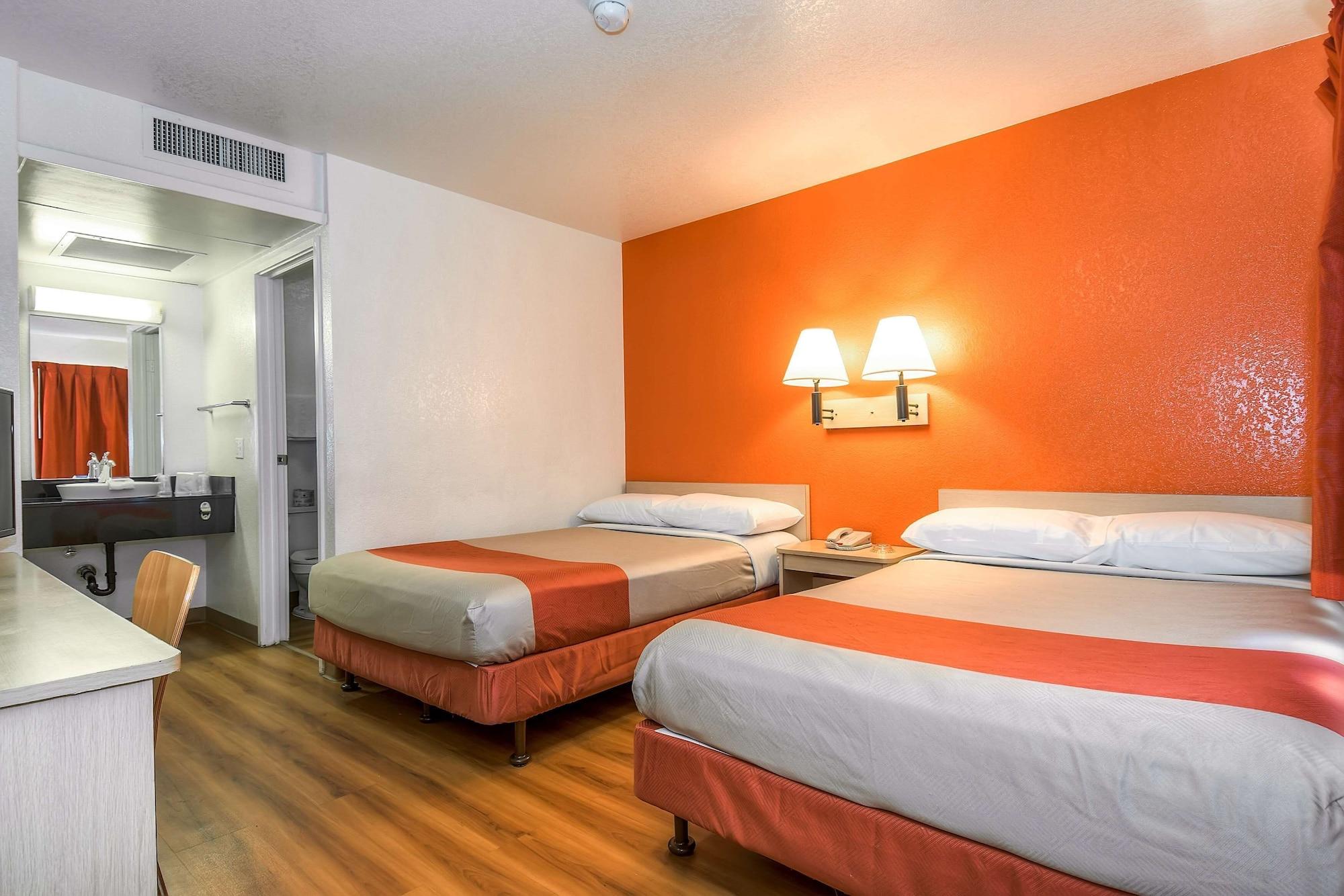 Motel 6-Corona, Ca Kültér fotó