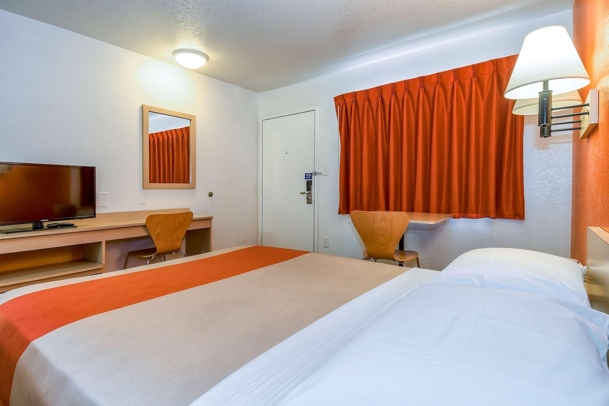 Motel 6-Corona, Ca Kültér fotó